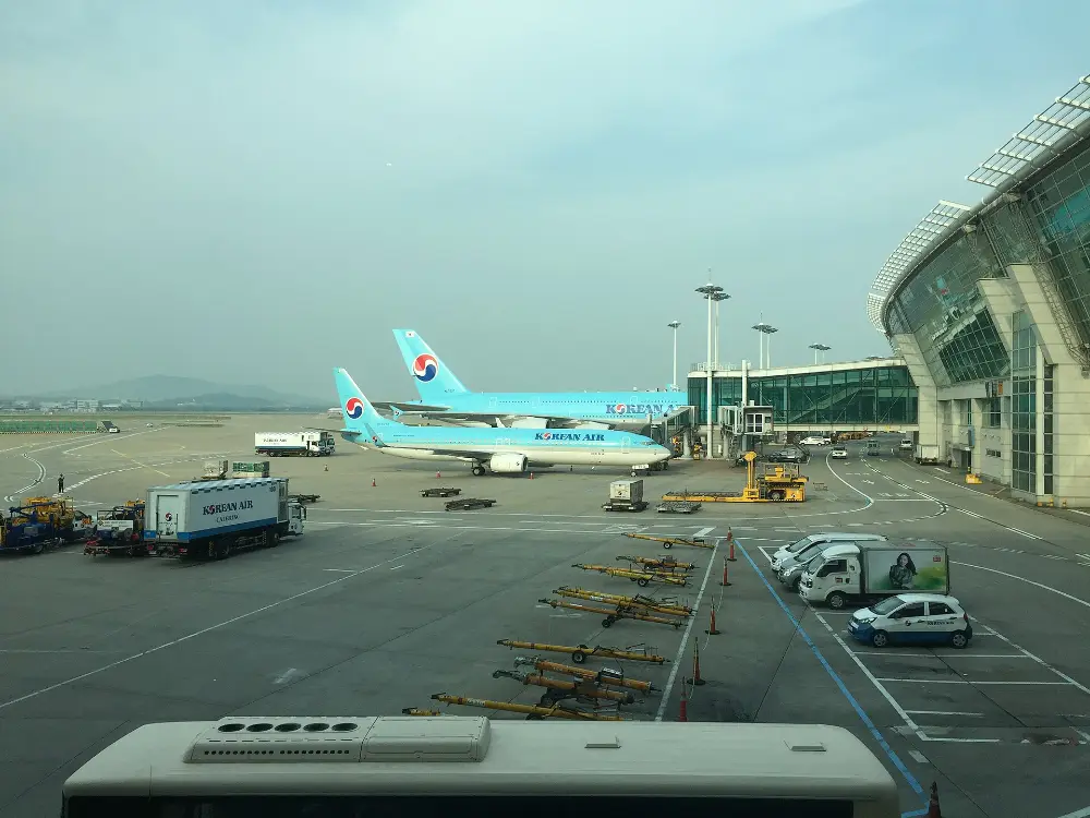 停在仁川機場停機坪的客機