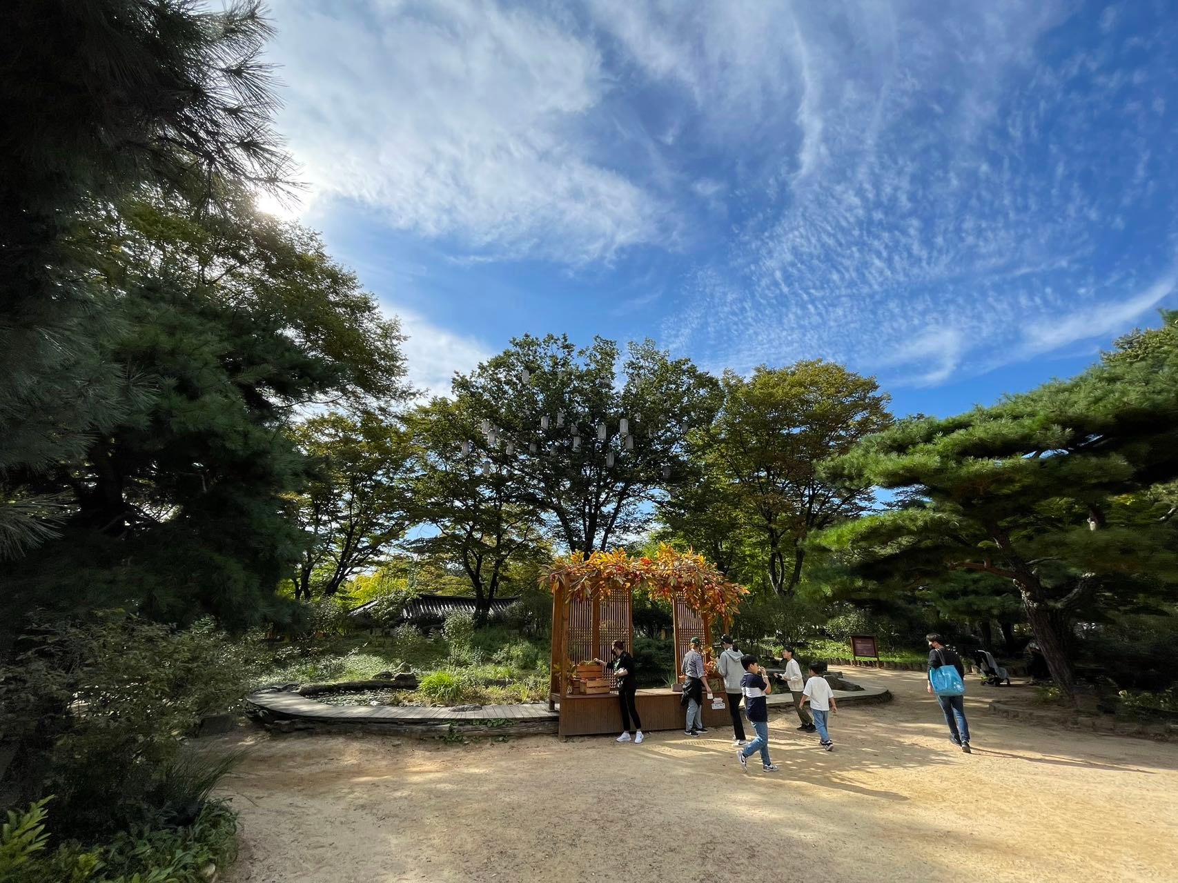 韓國民俗村的傳統家屋與庭院