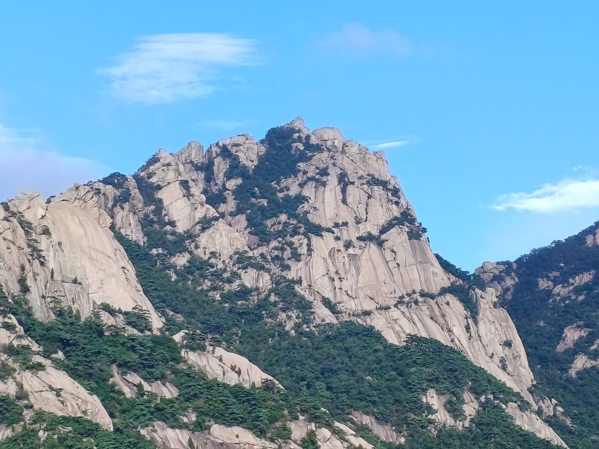 北漢山白雲台的岩峰