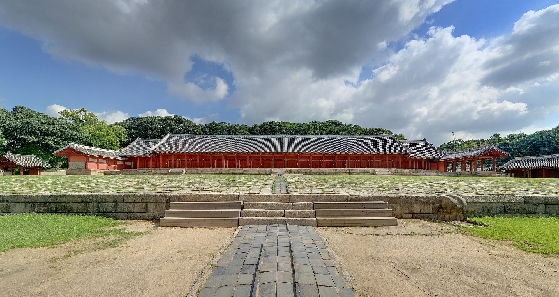 Main hall of Jongmyo Shrine
