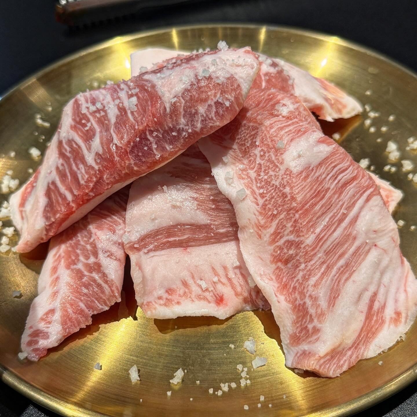 油花細密的一盤生肉