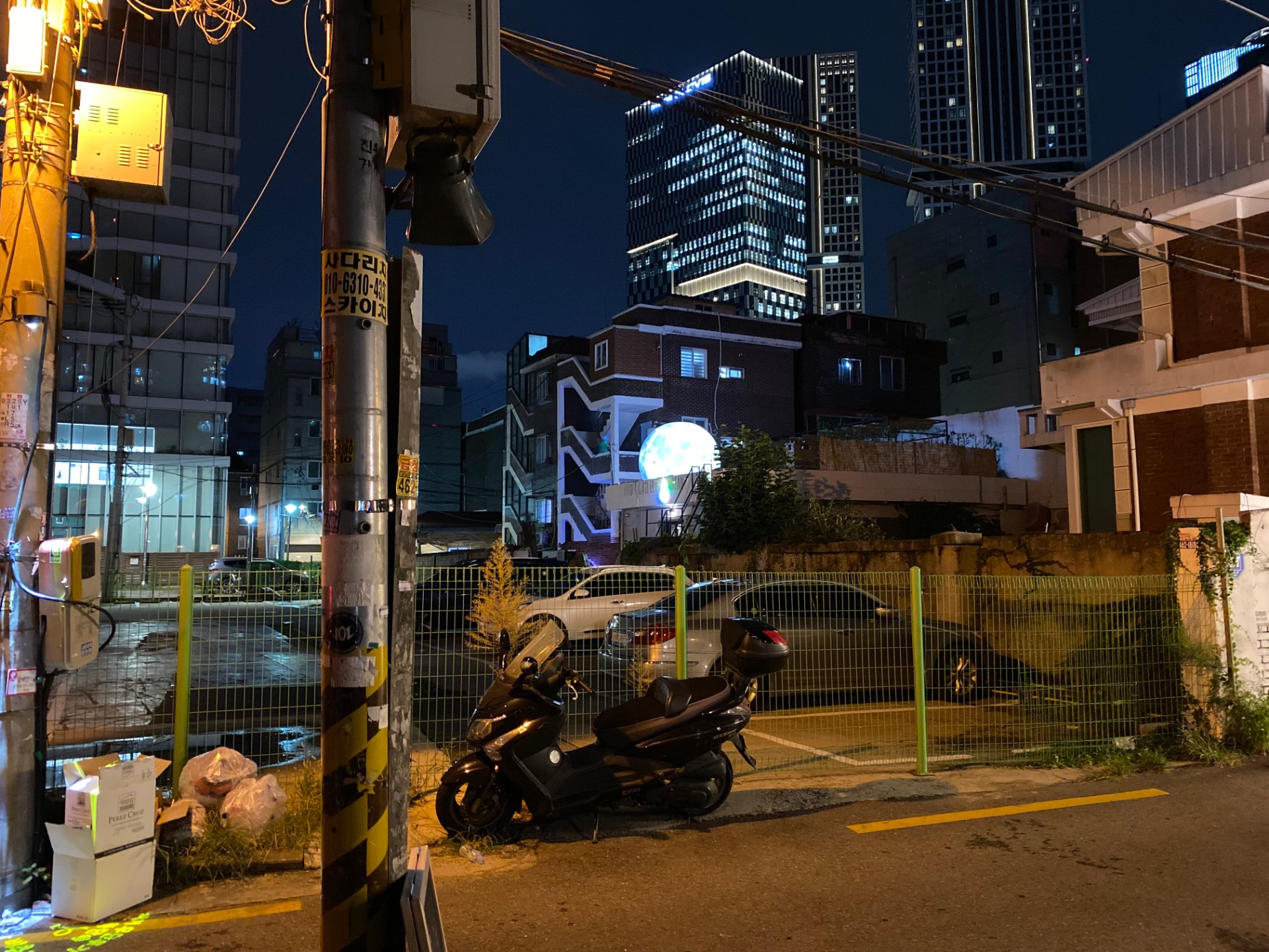 Seongsu-dong street at night