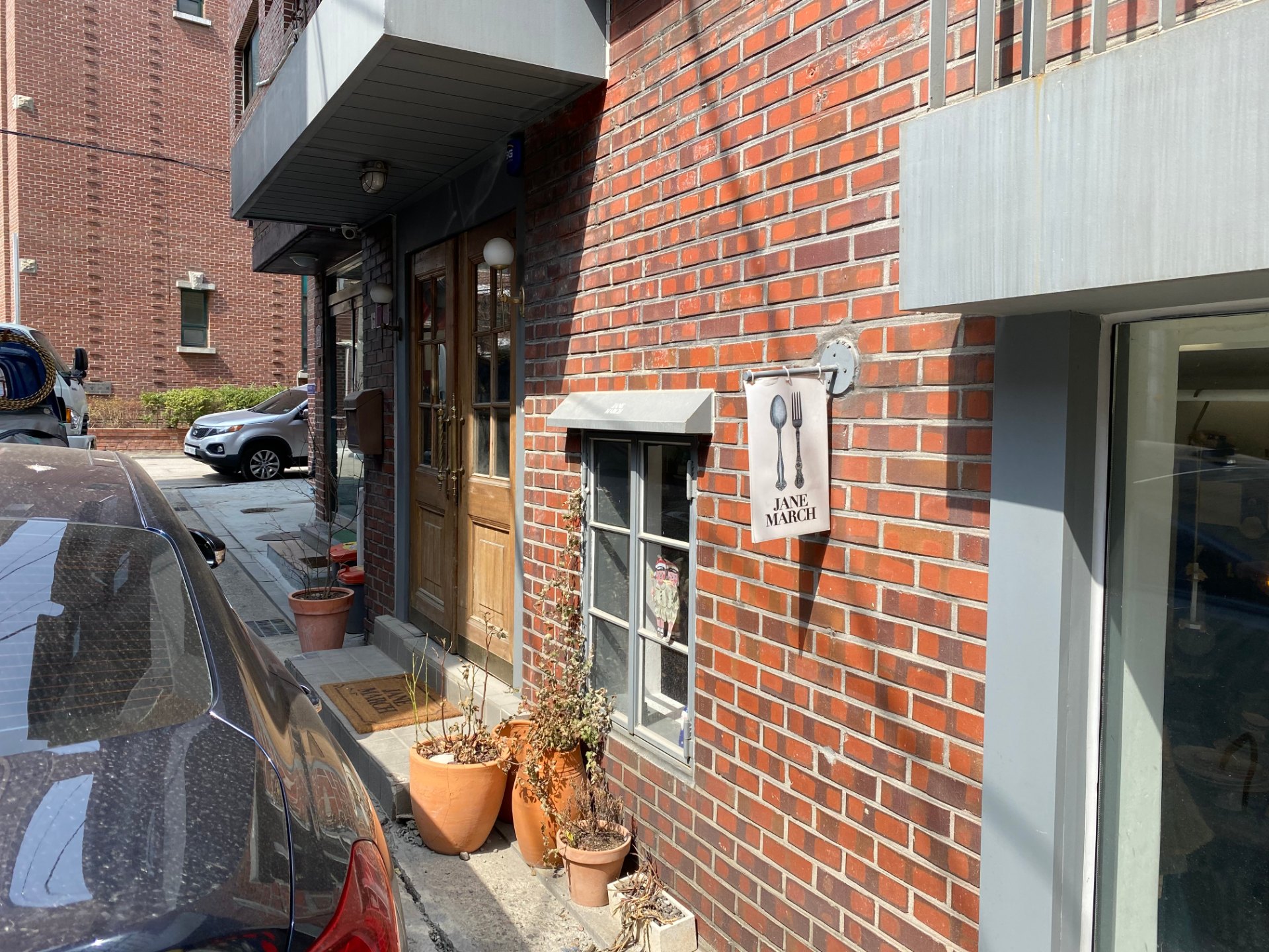 Red-brick storefront in Seongsu-dong
