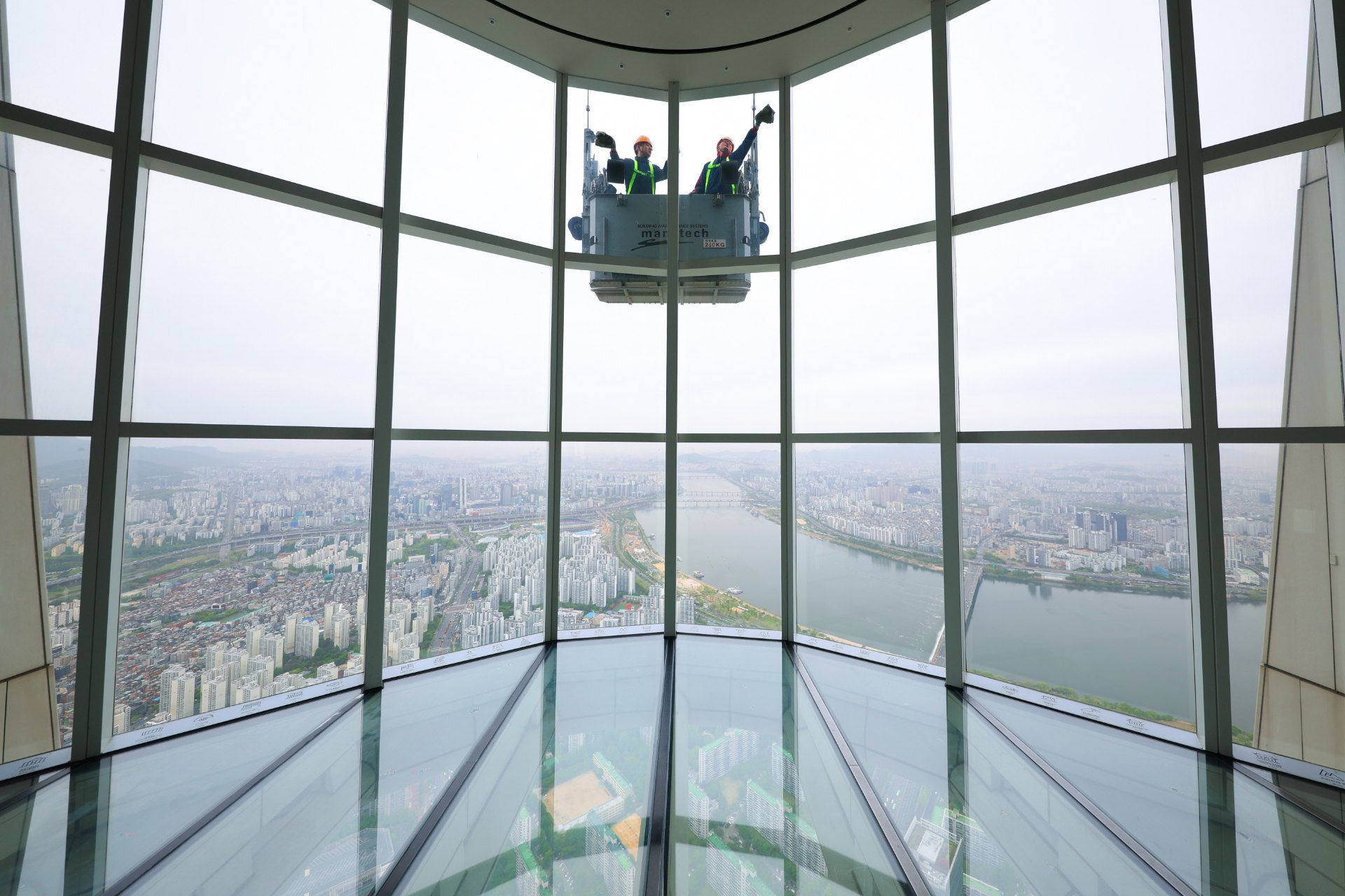 Observation deck window