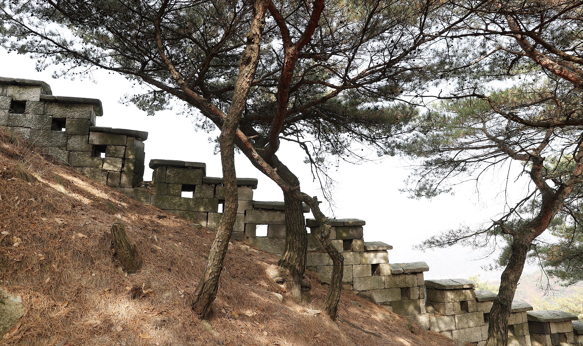 The path along the Seoul City Wall on Bugaksan