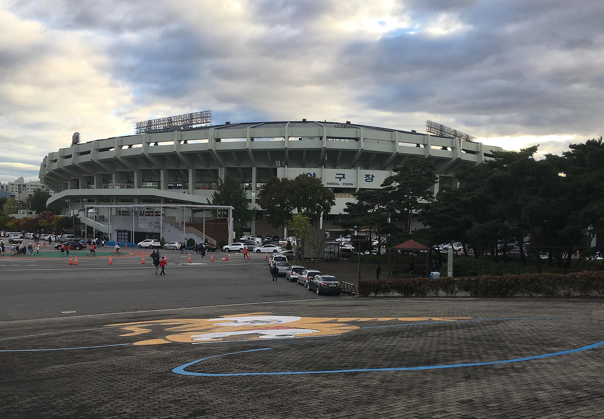 Exterior of Jamsil Baseball Stadium