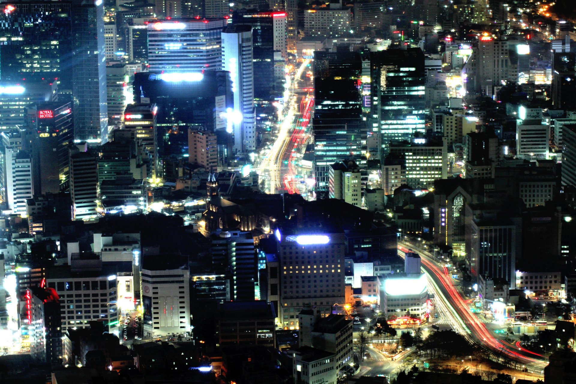 夜の明洞は土産ハントのゴールデンタイムです