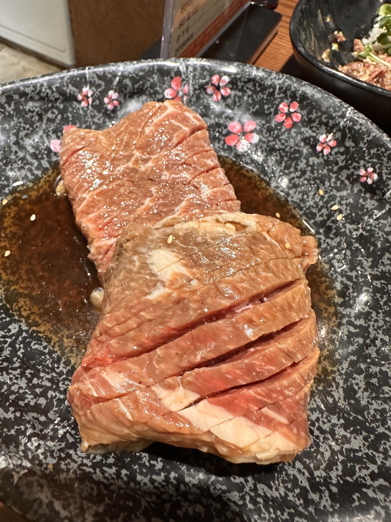 Grilled cube-cut sirloin with a pink centre